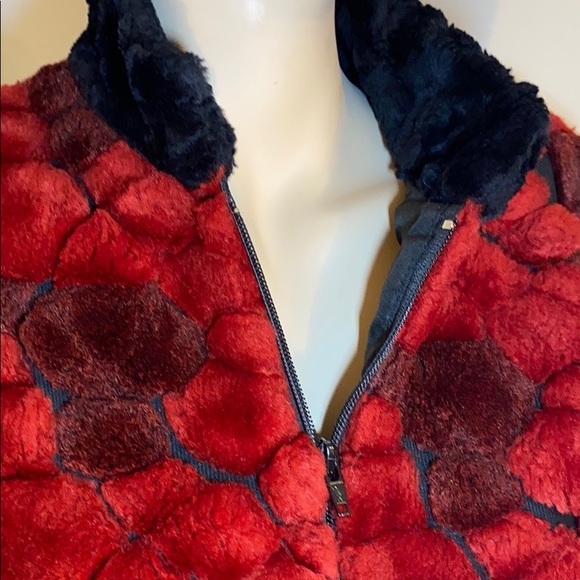 Joseph Ribkoff Faux Fur Vest Red & Black - Picture 2 of 7